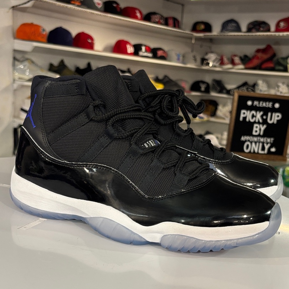 Jordan 11 retro “Space Jam“ Size 11 NEW